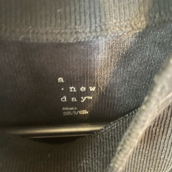 Black Ribbed Mock Tank Top - Picture 2 of 3